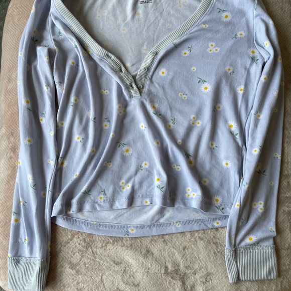 Aeropostale Daisy Pullover Sweater Size L - Picture 2 of 3